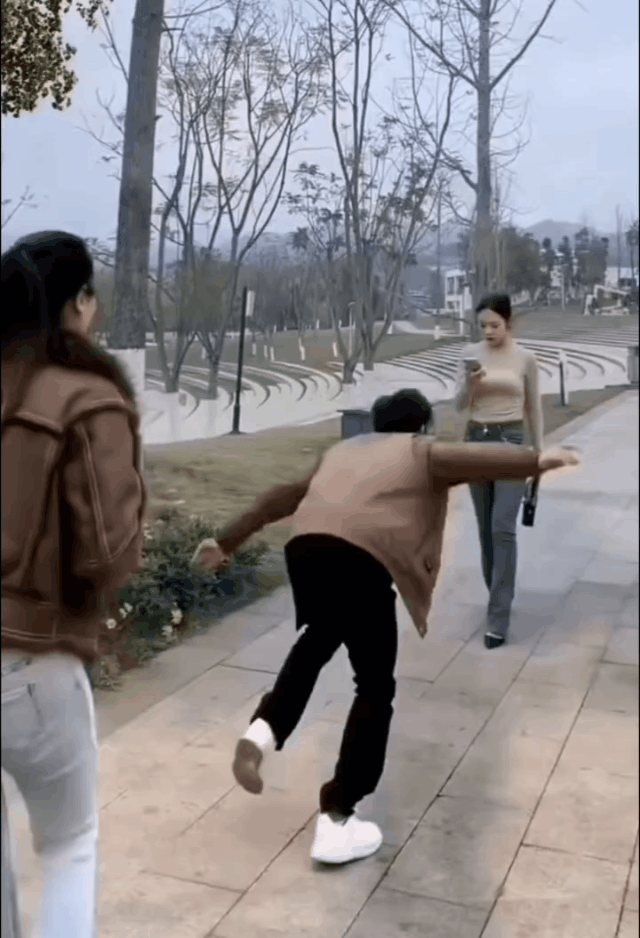 这是老婆酿的祸，回去还要跪搓衣板，这真怨啊！