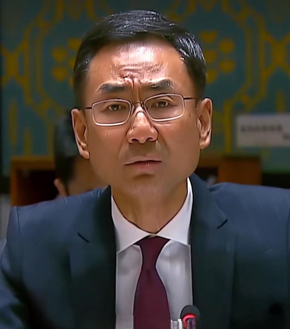 这两天美国在咱们周边部署核武器和导弹的事儿，让我想起当年搞北斗系统的时候。美方曾