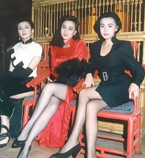 关之琳八十年代最美的女演员和她在一起拍照大部分女演员都是陪村的就连刘嘉玲和