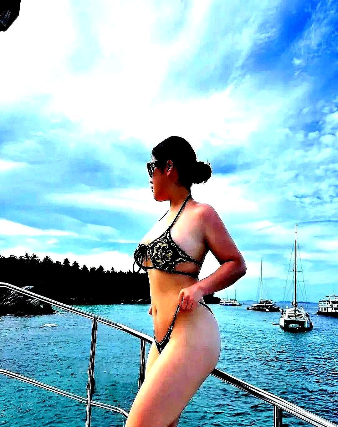 很多人习惯用“生过孩子”来掩饰身材走样，胡杏儿却用46岁的马甲线，撕开了这种体面