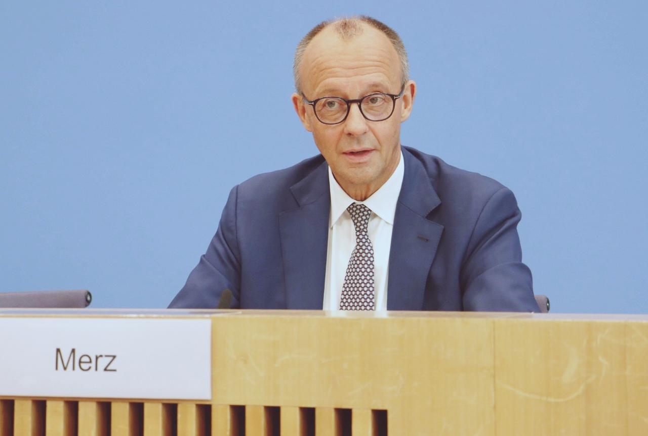 法德两国一个圆滑，一个迂腐！投射在对华态度上对比鲜明！德国政客的自我毁灭行为