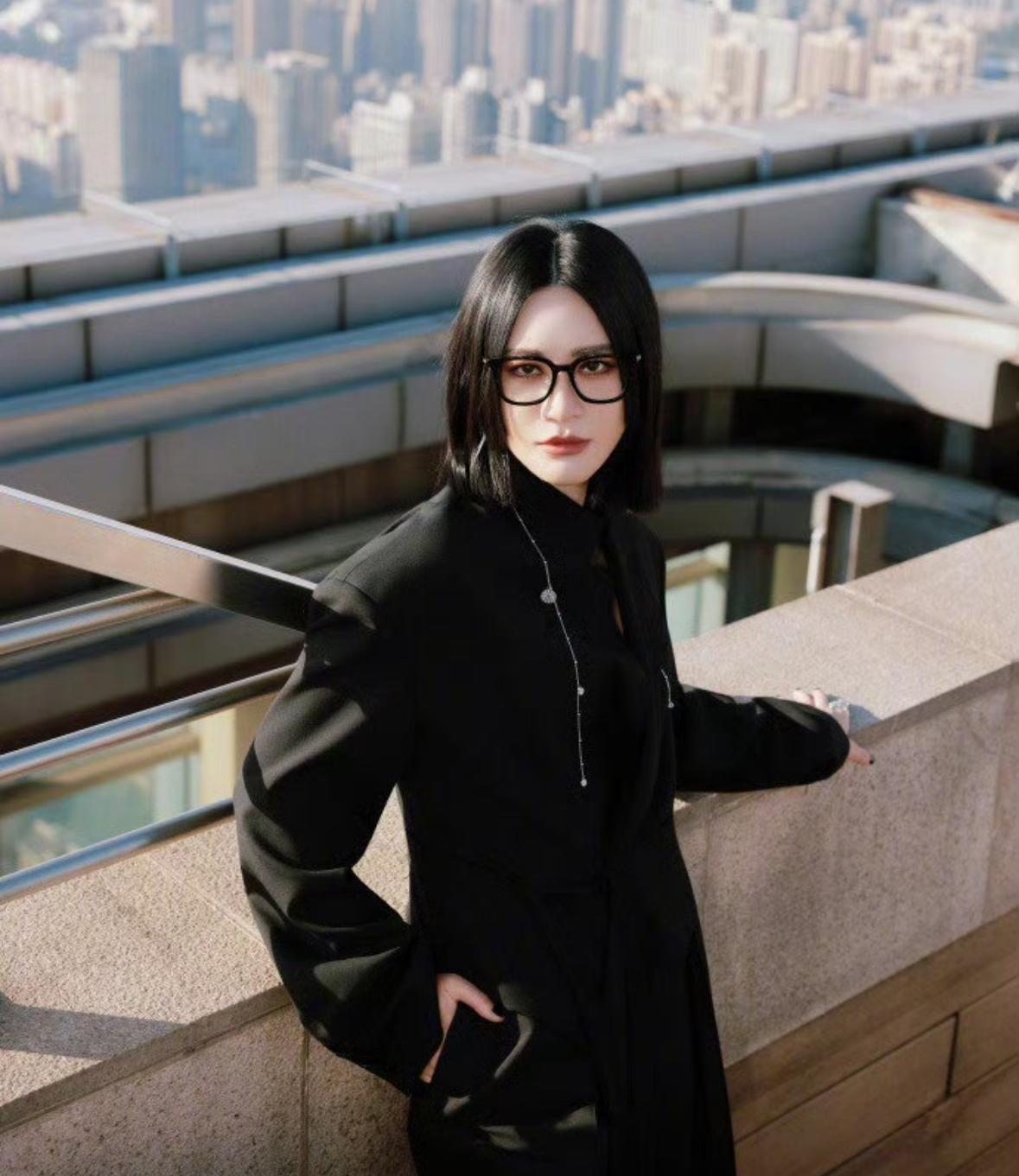 嚯，一档总决赛直接把尚雯婕炸上热搜！那英现场突然弃票谁都没料到，尚雯婕一句“这