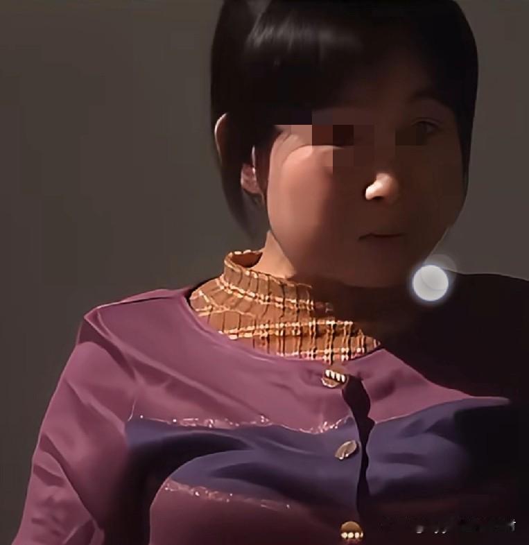 谁会想到！一个女保姆，竟然成了雇主家的活阎王！她说:“那些老人，活多久，我说的算