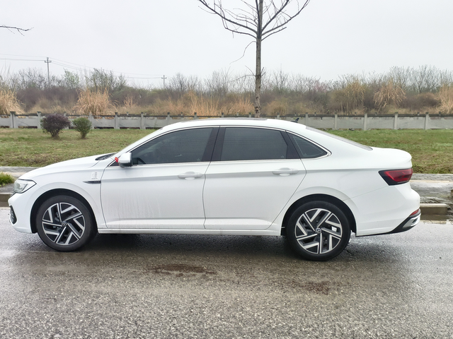 速腾1.5T动力够不够用前几天去附近游玩车子是23款速腾1.5T的满载5人