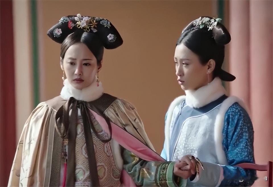 1766年，令妃刚生完孩子，乾隆就迫不及待抱住她：“可算是结束了，终于可以让你侍