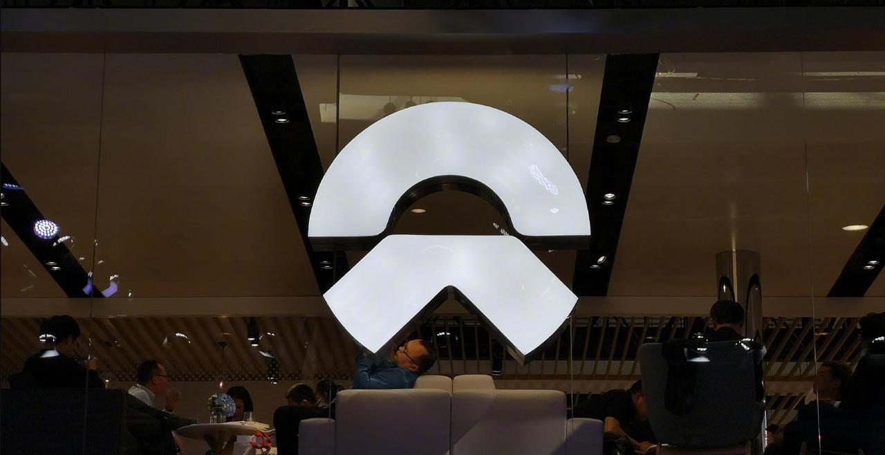 终于，蔚来汽车盈利了，是自创立11年以来首次单季度盈利，李斌兑现了他此前的诺言。