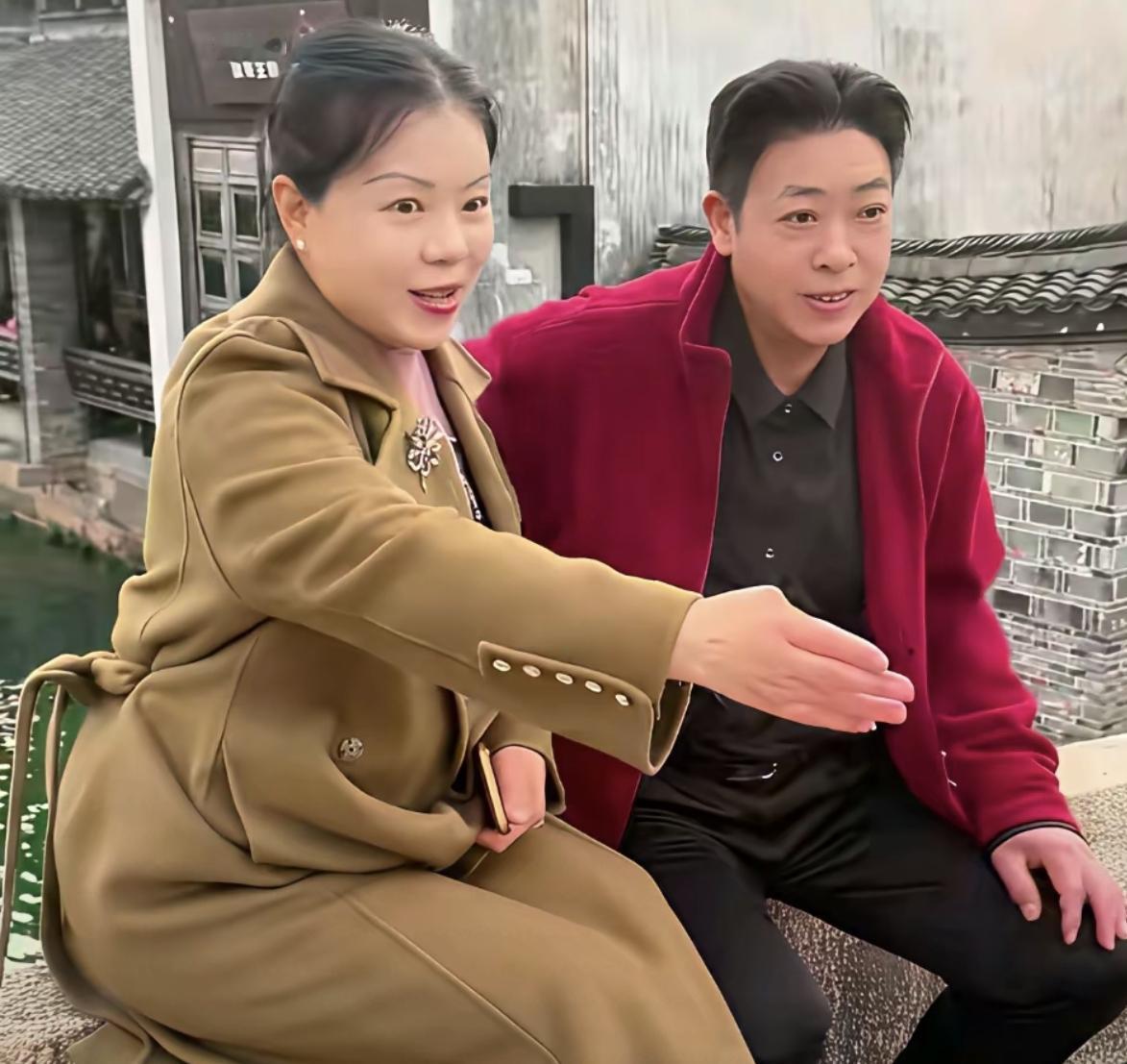 老铁们，姐姐们家人们下午好，姗姗刚刚忙完，坐下就看到木些人投诉李圣律师，不知道你