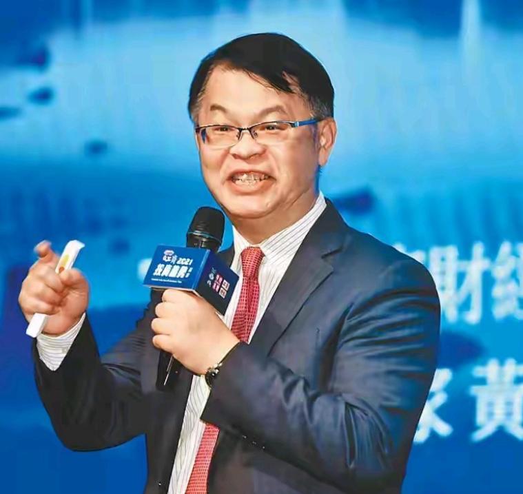 简直荒唐！“台独”分子、台湾所谓的“名嘴”黄世聪就是自我陶醉的跳梁小丑，满嘴跑火