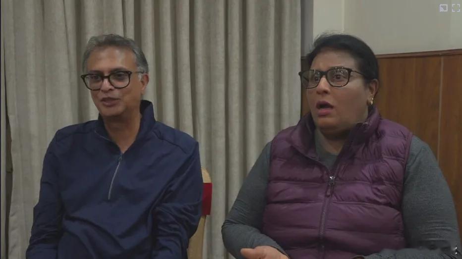 【一对美国夫妇讲述在尼泊尔致命洪灾中幸存的经历：“我知道自己要死了”】（CBS）