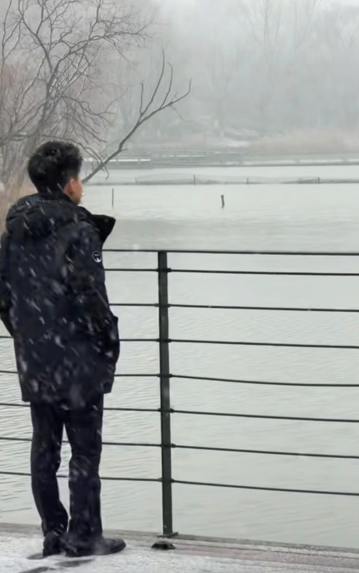 你以为董宇辉最厉害的是，农民日报用一篇《别让“麻黄鸡”的定义之争，模糊了助农的初