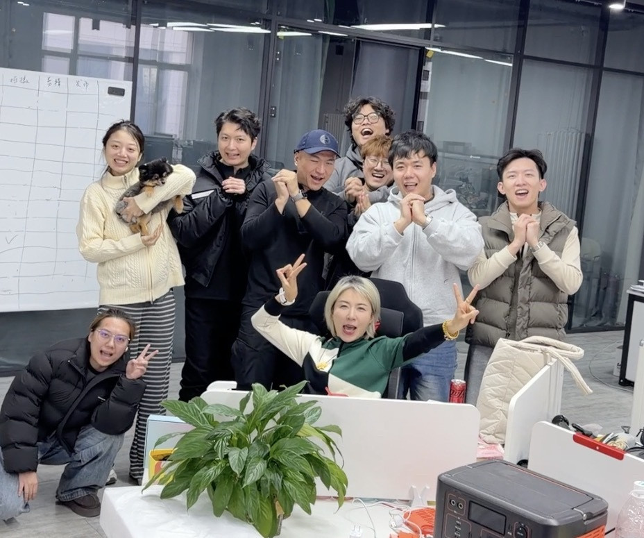 上班第一天！两张高糊图祝大家开工大吉吧！