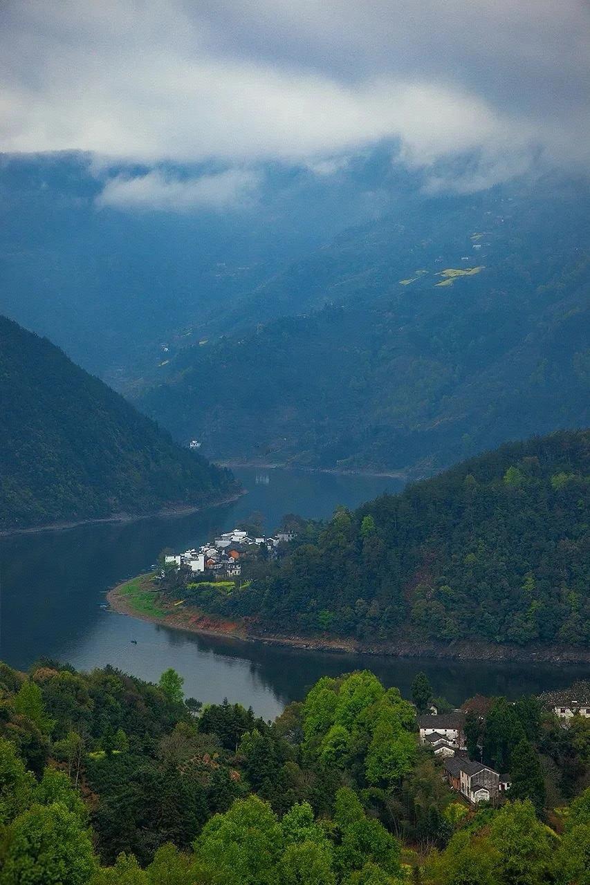 今天有一位老师跟我说，不好好学习的孩子我不带。其实不用他说，不好好学习的孩子在我