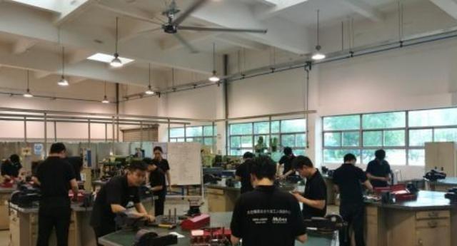 德国安的什么心？德国把好几个国家级重点实验室搬到了中国，而且是整个团队带家属过来