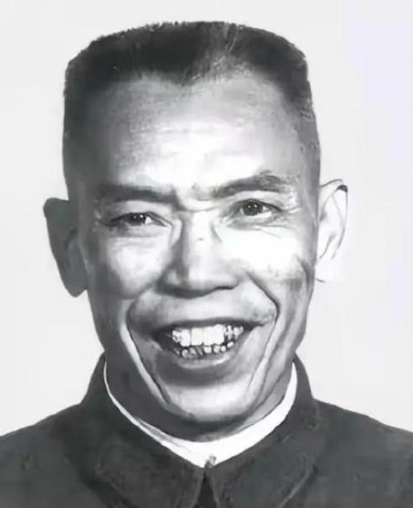 1967年，梁兴初中将调任成都军区司令前，去向老首长林防长汇报工作。说着说着，林