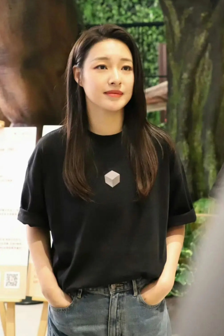 看了《扫毒风暴》几位女演员，才发现往往配角颜值才最高，往往拿不到好的剧本。《