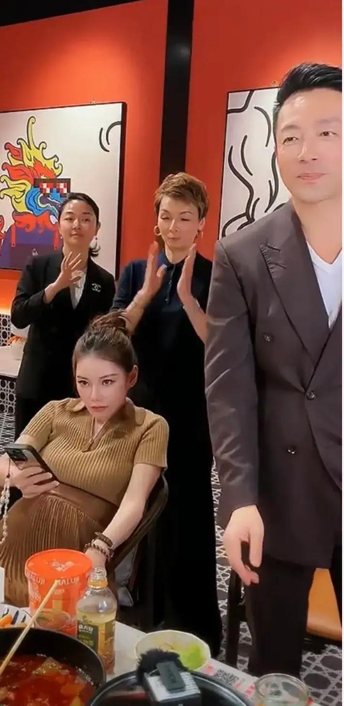 马筱梅实在是一个谜，自从和汪小菲结婚后，有关怀孕的传闻从未停止过。近日，马筱