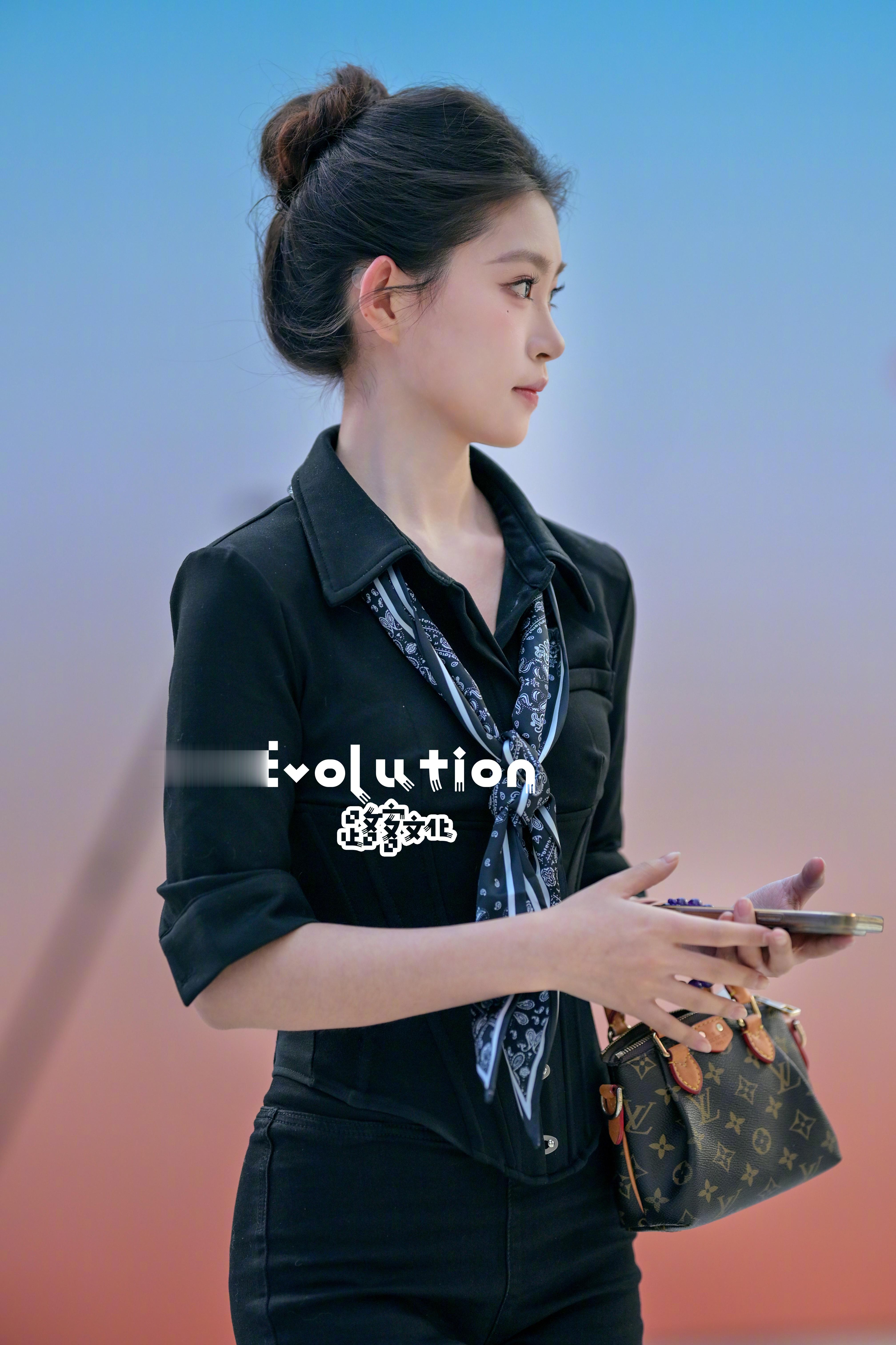 小姐姐应该是上班去了