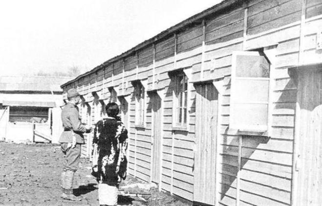 1942年，海南那大，一座阴暗的建筑悄然落成。它不是普通的军营，而是日军设立的慰