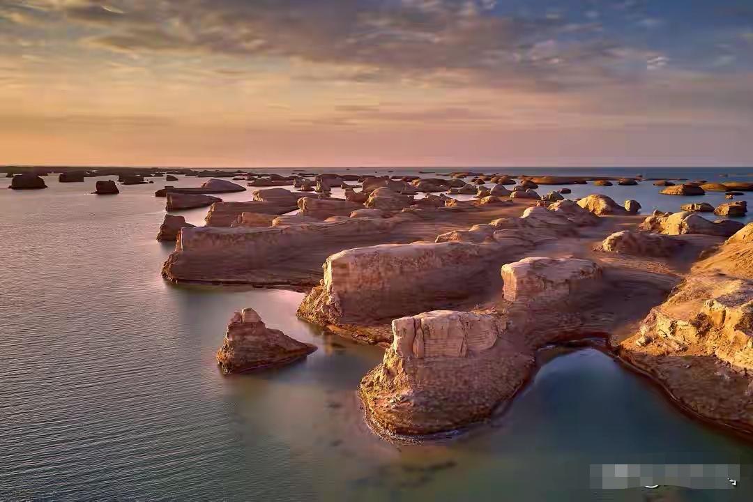 说实话，看完这六个地方，我沉默了。全球公认的六个唯一大地景观，四个在中国。