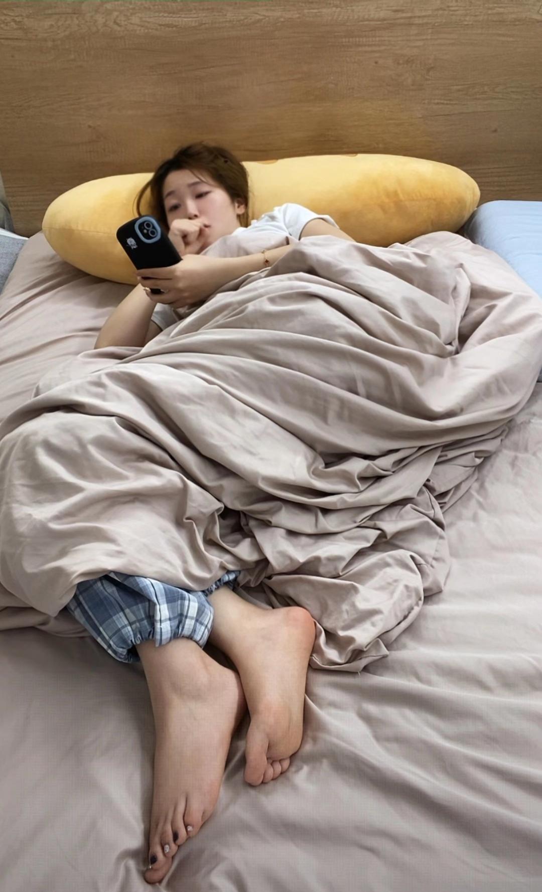 如果风知道我依然想着你，可能它都会笑我