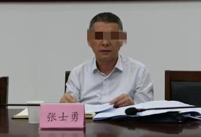 刚刚刷到湖北省宜昌市中级人民法院张士勇被揪出的消息，真的是叹息！这个潜藏在司法