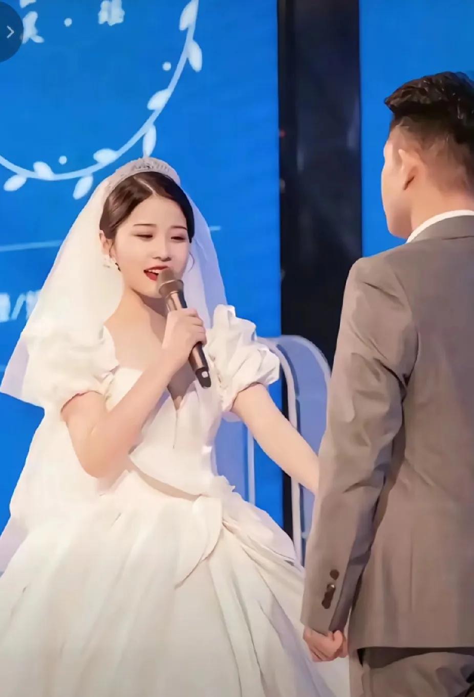 “彻底理解不了”！河北25岁女子刘某，高中到大学轰轰烈烈的校园恋，女方赔嫁20万