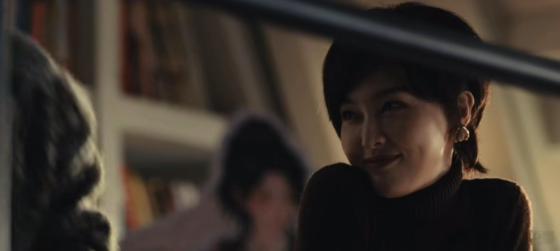 当现任不会做前任不配这男的对女主的态度我真的会谢，一会儿享受工作交集的亲密，一会