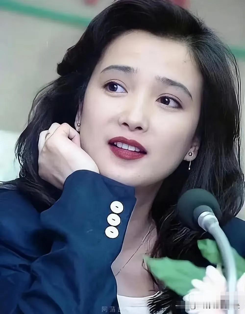 刚查了一下何晴的商业版图！不查不知道，这位“古典美人”悄悄在北京开了生鲜超市