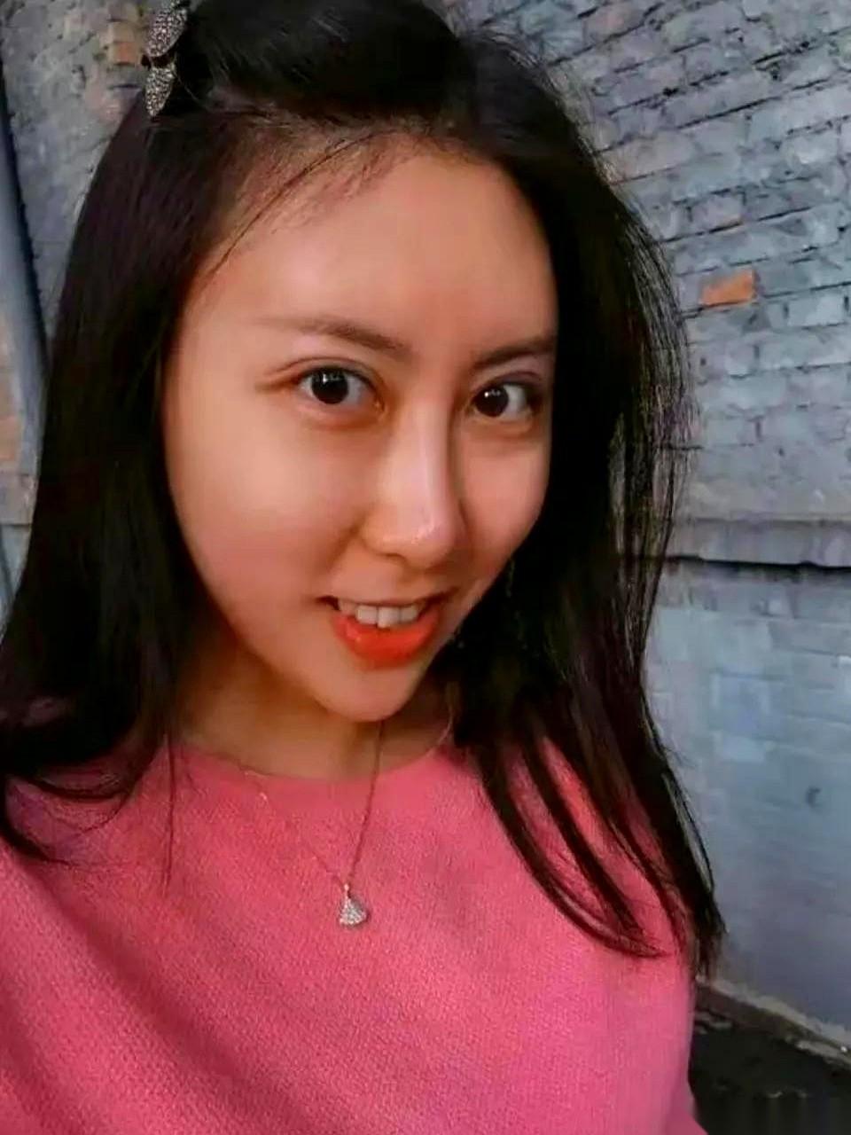 著名作家贾平凹，可能真没把鲁迅一百年前的一句狠话听进去。他女儿贾浅浅，先是把一