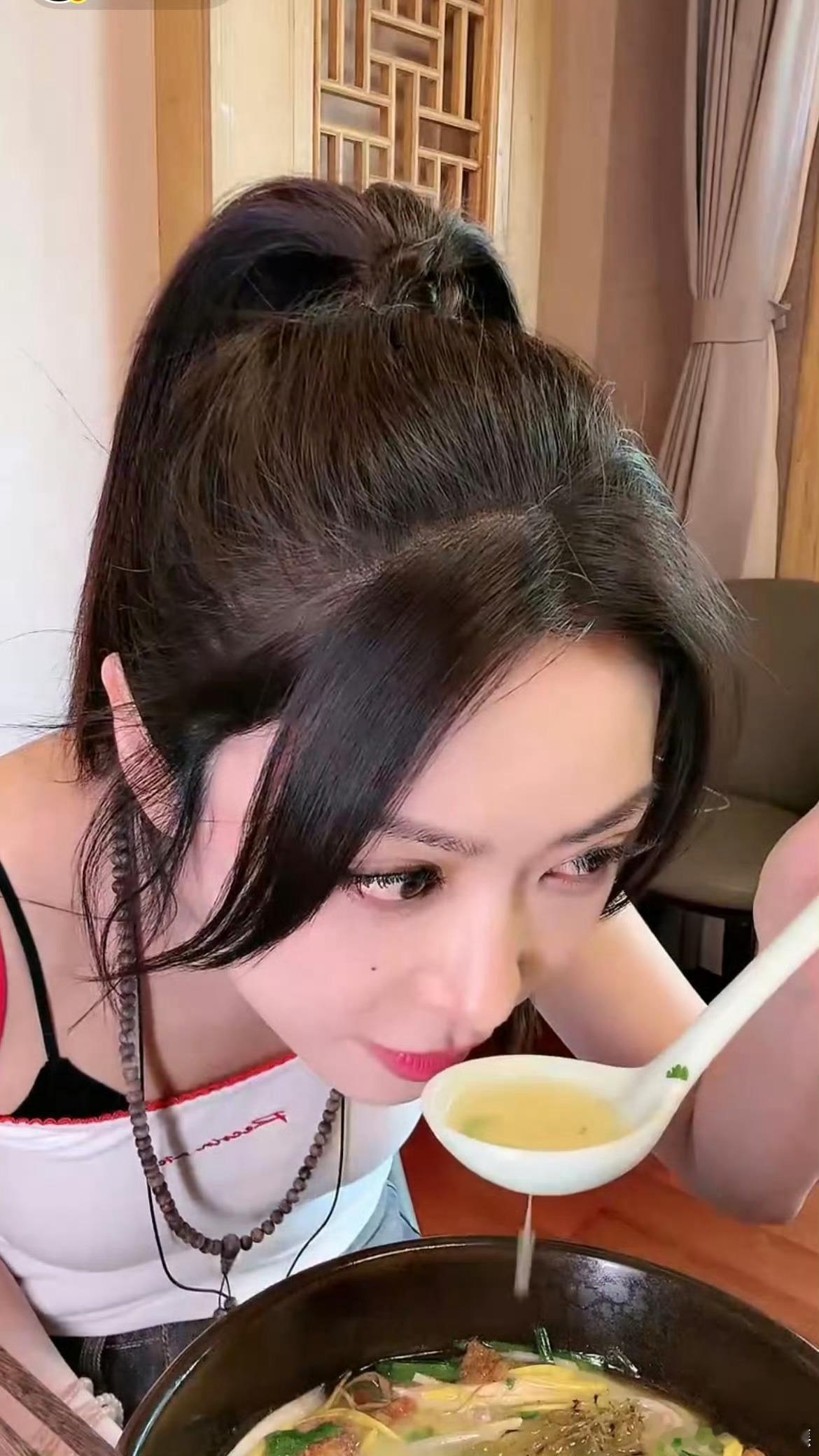 薛凯琪女神外表厨房杀手，薛凯琪地狱厨神称号一辈子摘不掉啦薛凯琪地狱厨神