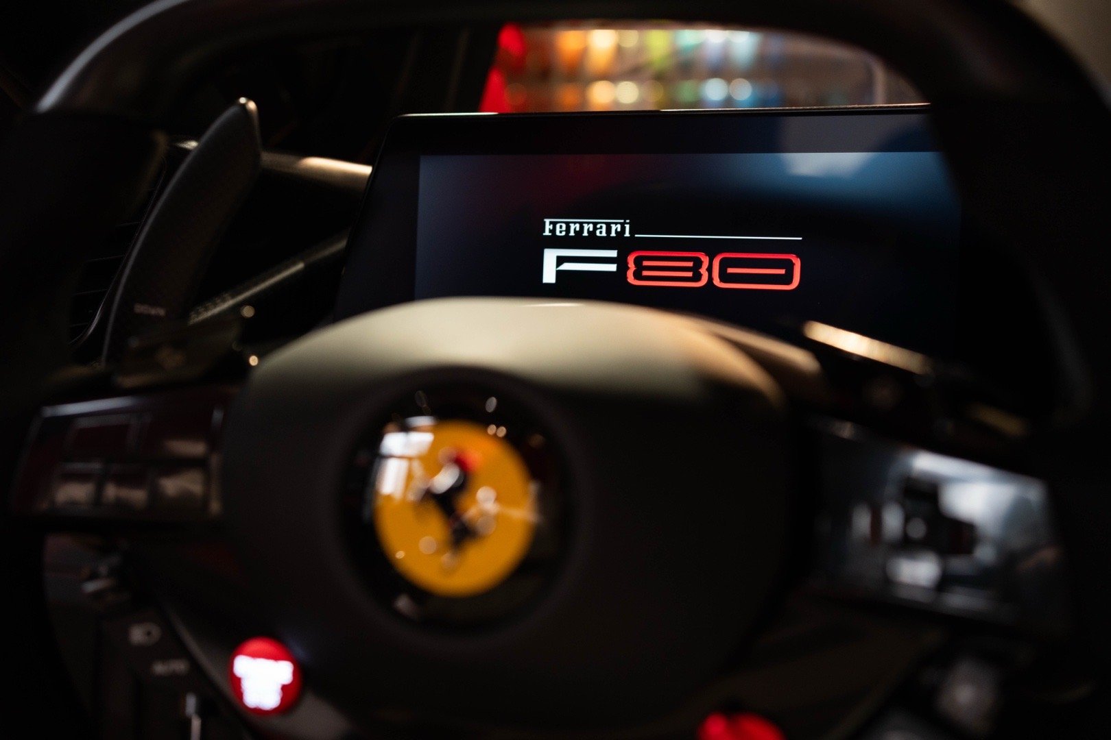 很多人忘了法拉利是以工程技术为荣的公司F80的技术点非常多作为旗舰需要定义未来