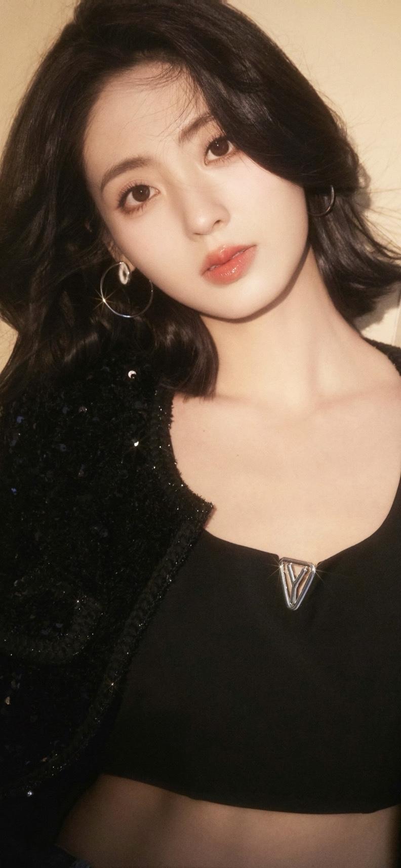 美女壁纸-第5956期-邢菲