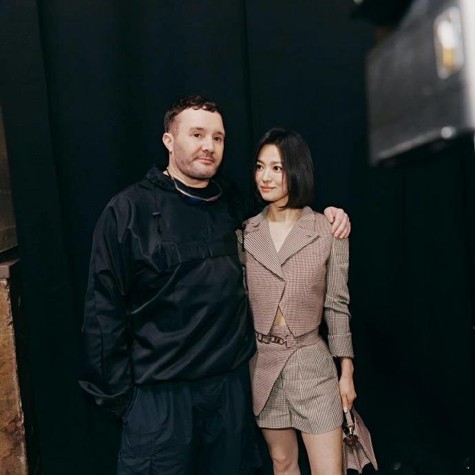 宋慧乔晒了KimJones送的波司登哇！宋慧乔晒了KimJones赠送的波司