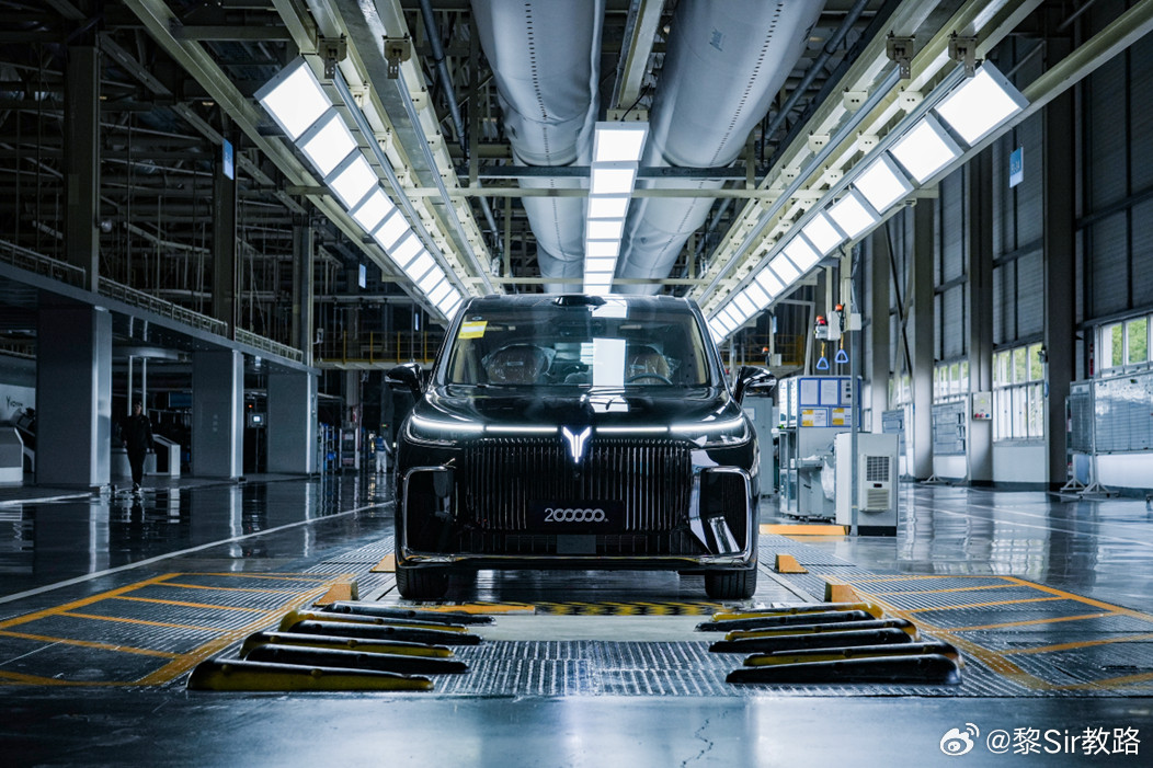 主打越来越年轻，奥运冠军杨威成第20万辆梦想家车主，新车售价仅30.99万元。来