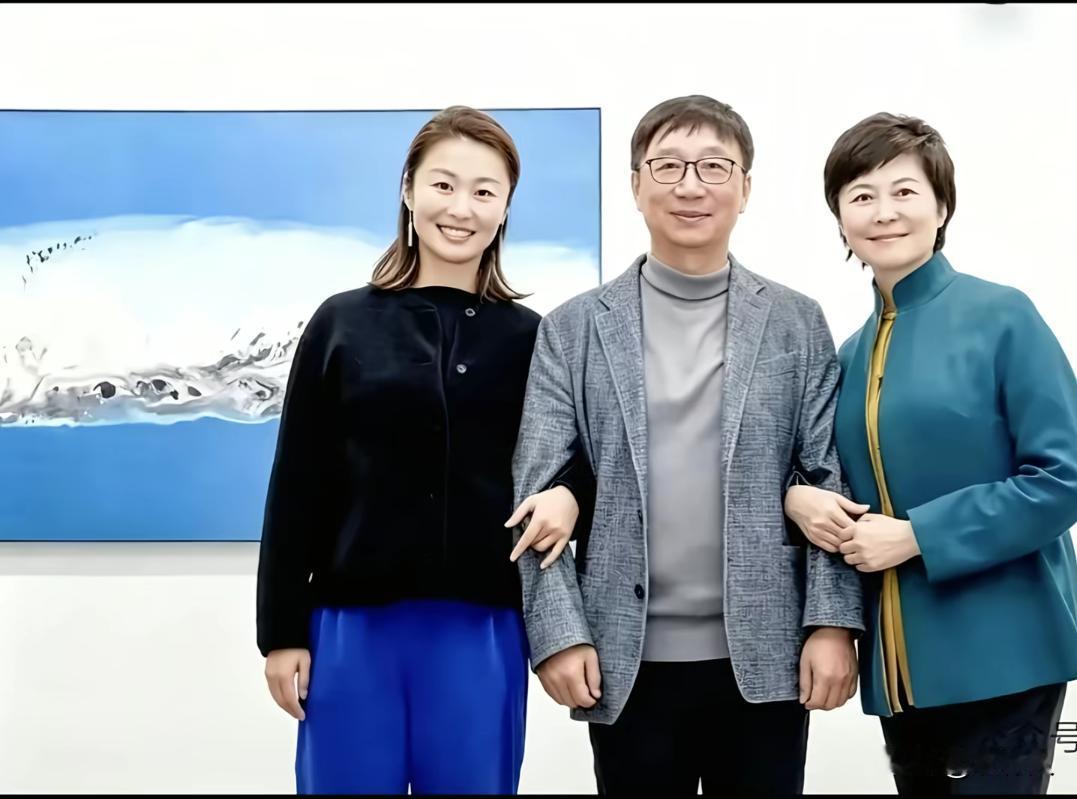 对敬一丹的女儿说一句，趁现在还有生育能力。改变一下自己丁克的想法，弥补母亲生前的