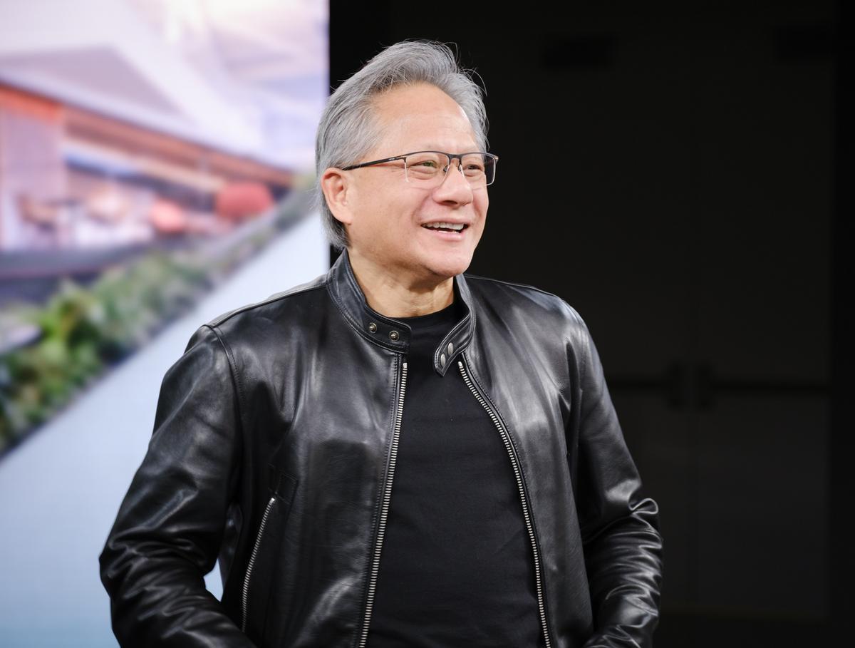 带上总统口信，黄仁勋低调抵京，特朗普访华这事真有眉目了。7月14日，英伟达掌舵