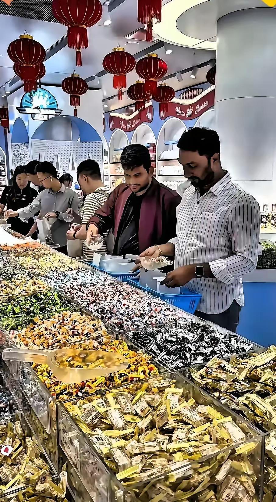 深圳超市这波“双标操作”太刺眼！四袋大米只扫两袋，一句“忘记了”就放行？三