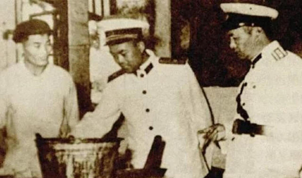 1968年7月，有人打了急救电话，讲：“在海洋水文气象预报总台，从四楼跳下来一个