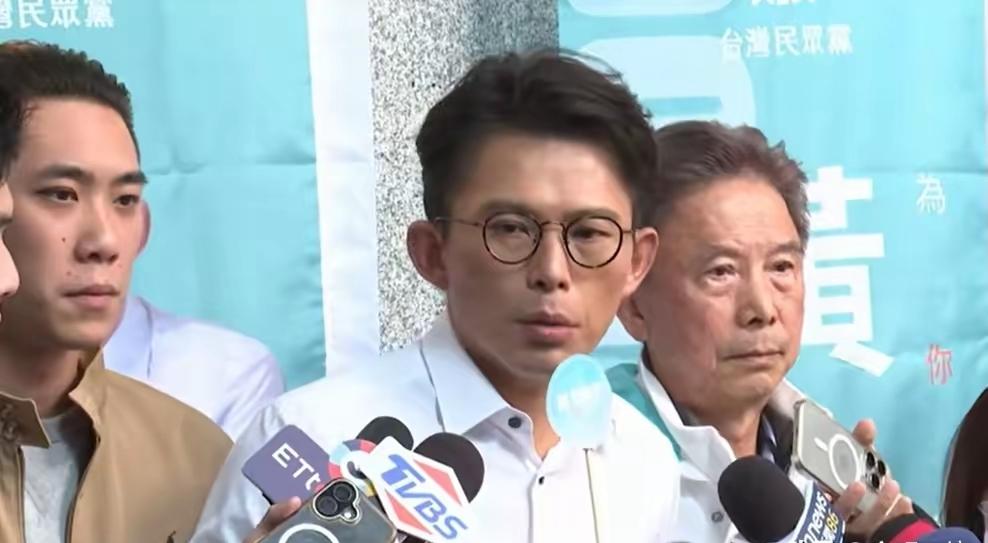 ​针对今天傍晚突然访美，黄国昌今日下午2点受访时表示，“一点都不突然，双方联系跟