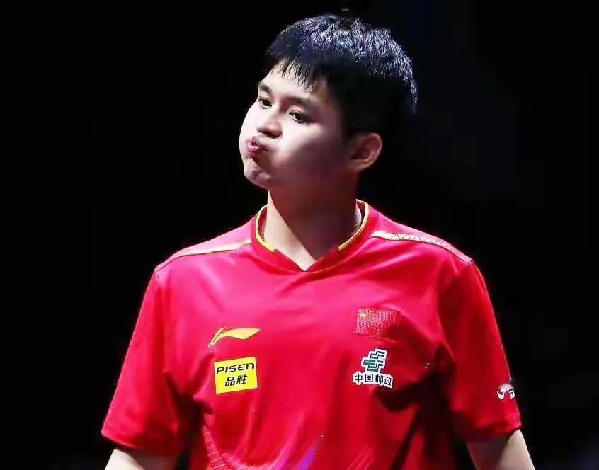 天才还是“关系户”？林诗栋退台争议背后，国乒内部矛盾曝光！20岁的林诗栋，曾