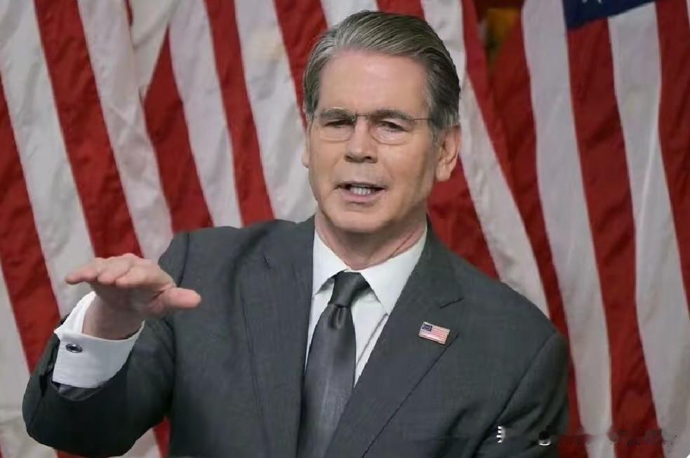 美国财长贝森特近日妄言，在中东战争以来，中国大量囤积石油并限制部分商品出口，与