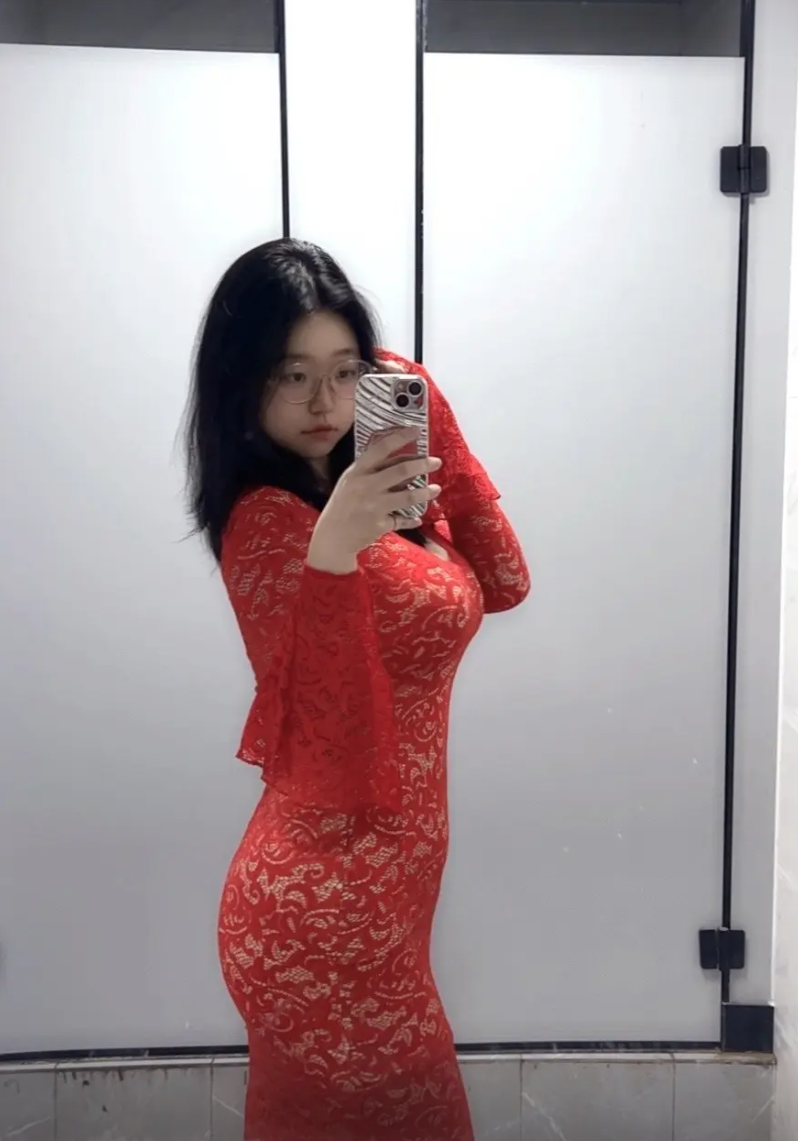 偷穿大人衣服是这样的！