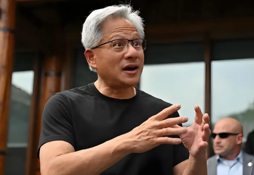 越来越有点儿瞧不起黄仁勋和英伟达了。以前真的很尊重黄仁勋，尊重英伟达这样的公司，