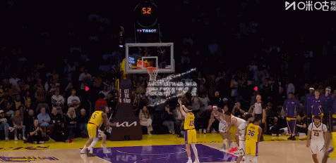 里夫斯！神奇小子！传给1秒后的自己！这球居然真的打成了，在最要命的时刻，里夫