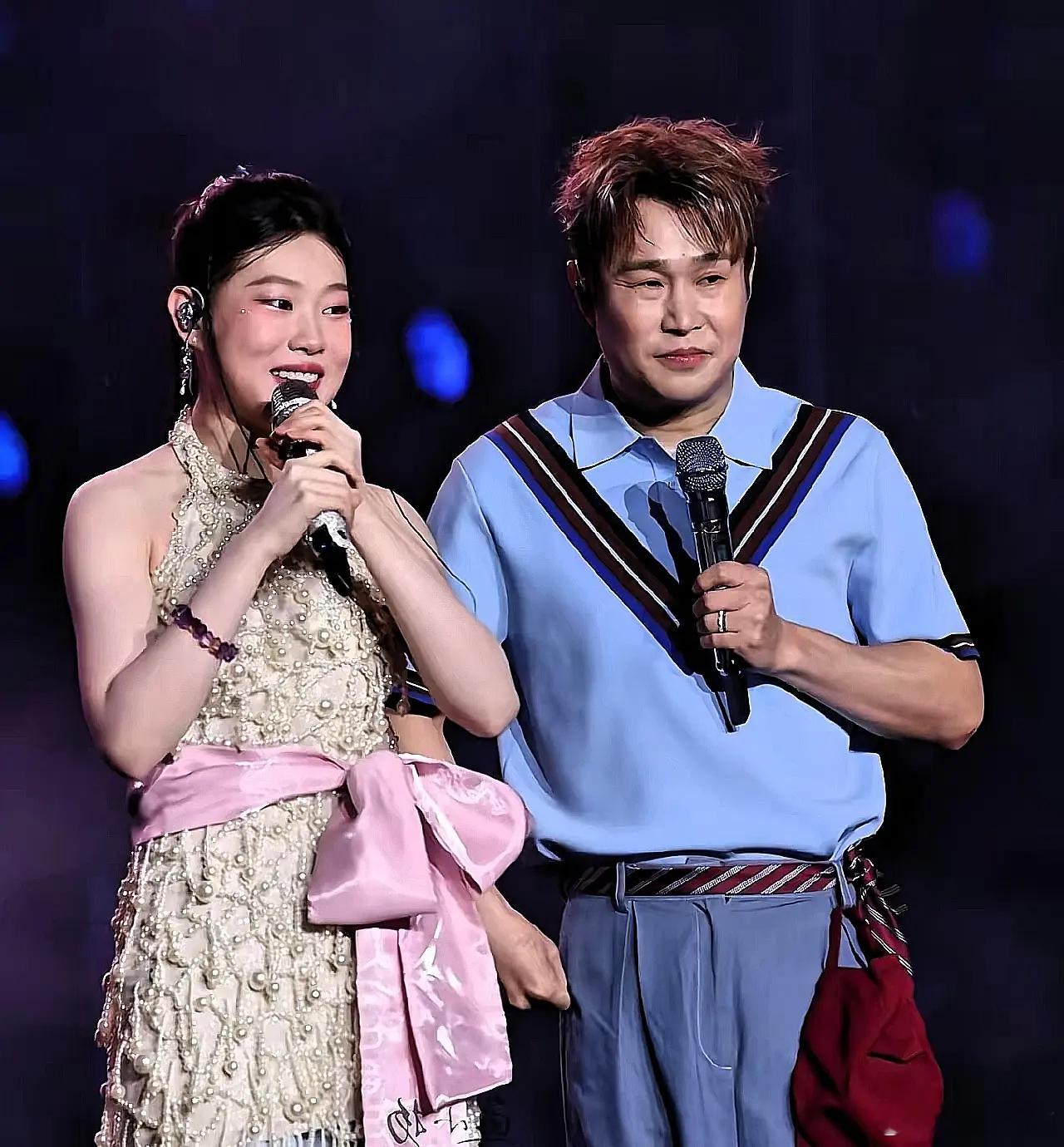 小沈阳终于向生活低头了为了托举女儿沈佳润地方音乐节这种小场面的活他也开始接了扬州