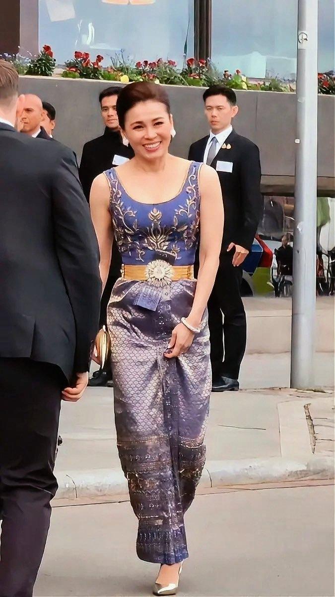 4月29日，玛哈国王和苏提达王后抵达瑞典访问，值得一提的是，苏提达王后抵达瑞典之