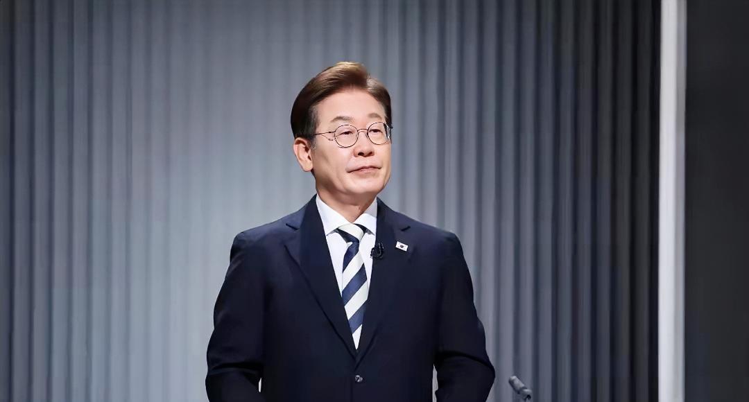 韩国大选进入冲刺阶段，李在明最近频频出招刷存在感。26日，他接连抛出重磅承诺：一