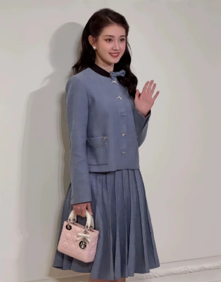 青年演员郭宇欣与Dior品牌的适配度也太高了，优雅，大气，千金大小姐即视感，感谢