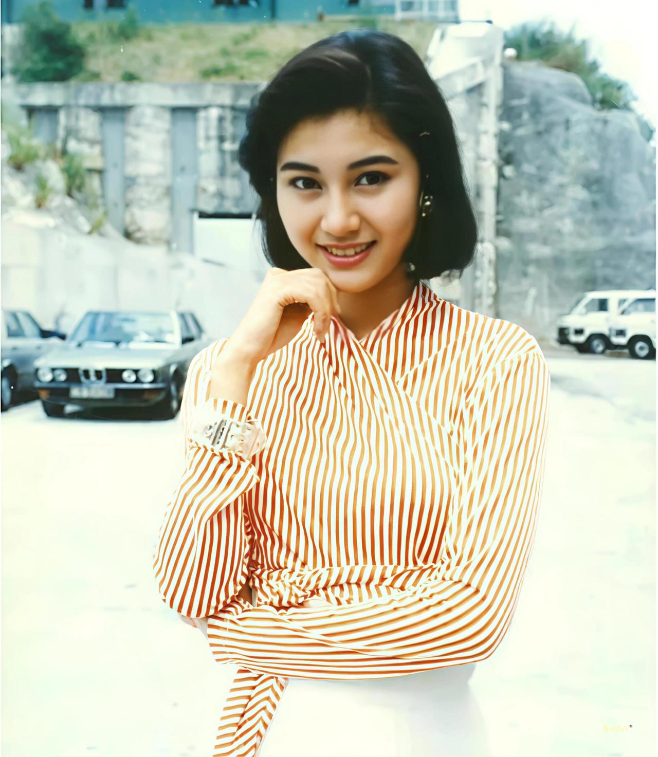 为什么还有人get不到她的美?骨相凌厉却不失柔美，五官精致却不显刻意，