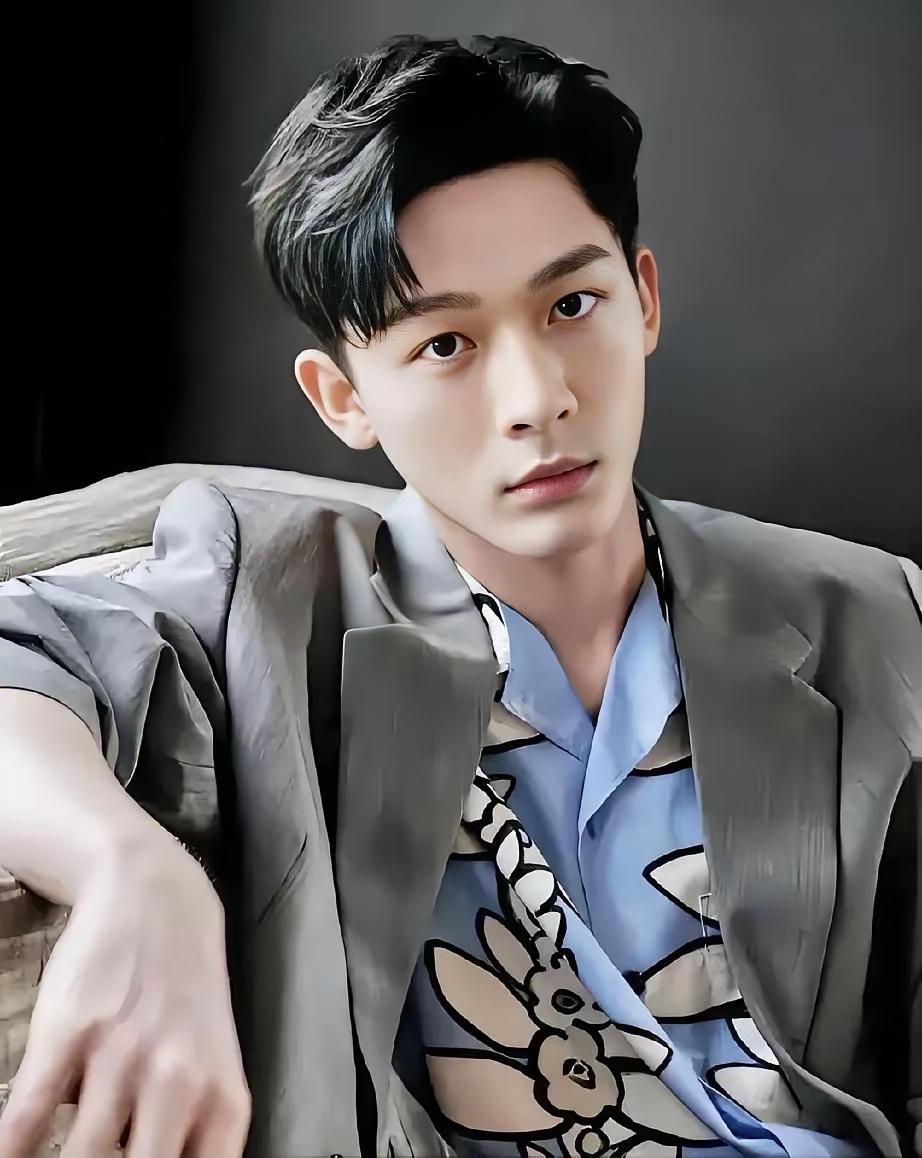 果然还是男人最懂男人。我问我老公，张晚意才31岁，为啥会焦虑结婚啊？老公说，你不